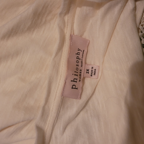 Philosophy White Ruffled Short Sleeve with Lace Cutout Neckline 2X - Picture 6 of 6